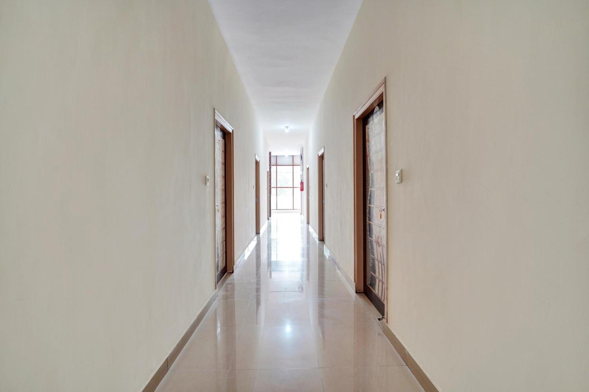 Hotel O Mg Boarding And Lodging Bangalore Exterior foto